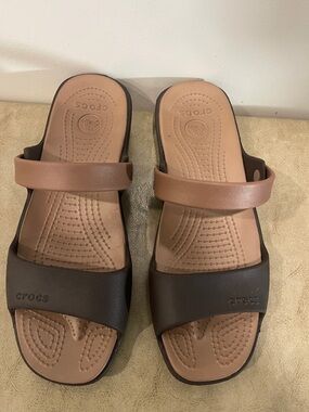CROCS Women’s Two-Tone Brown/Tan Slide Sandals